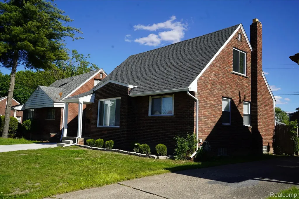 16047 W Chicago Street Detroit City MI 48228