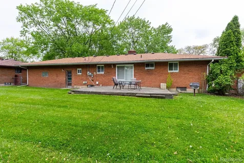 36271 Suffolk Street Clinton Charter Township MI 48035