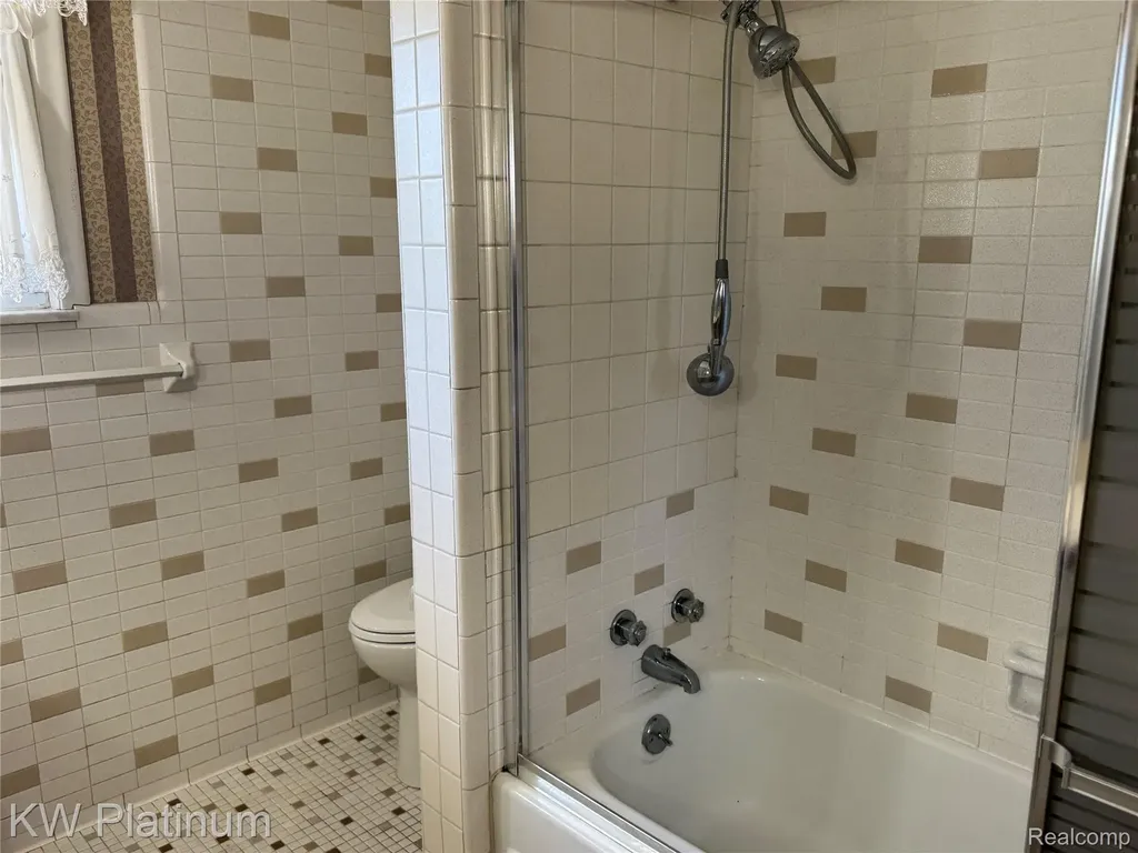 37351 Andrew Drive Sterling Heights City MI 48312