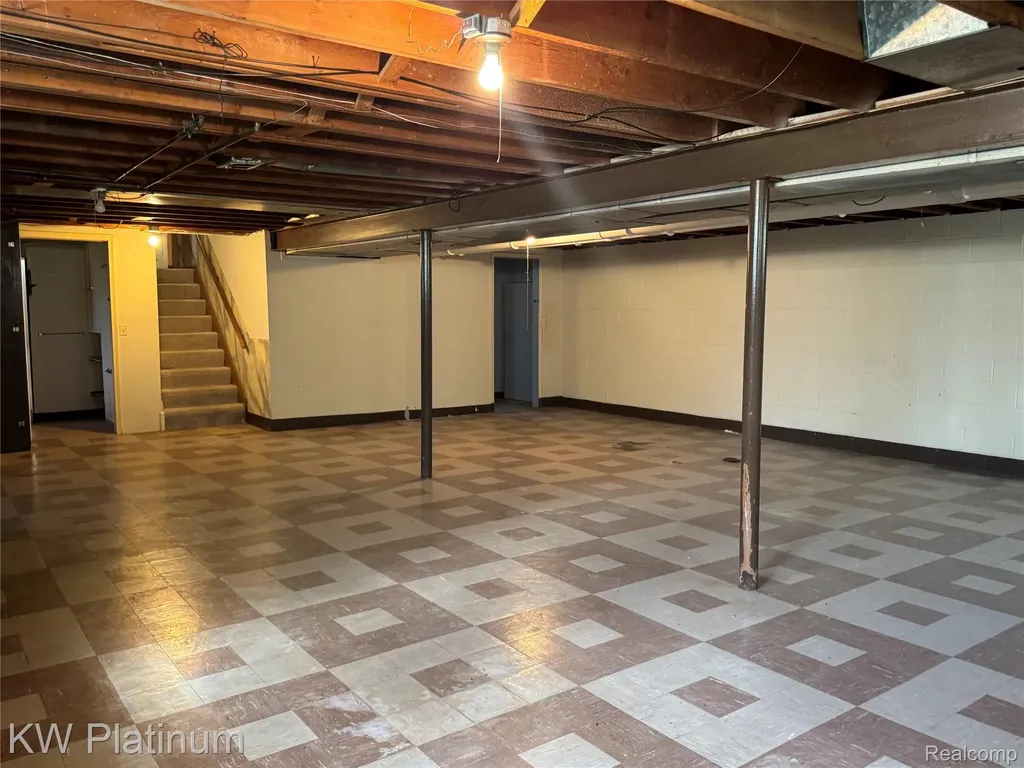 37351 Andrew Drive Sterling Heights City MI 48312