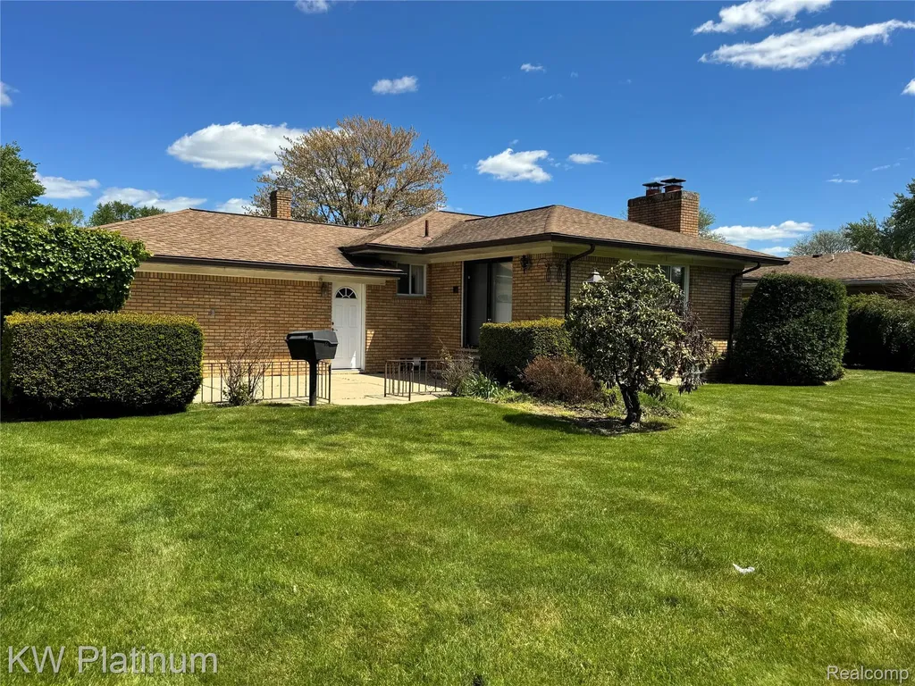 37351 Andrew Drive Sterling Heights City MI 48312