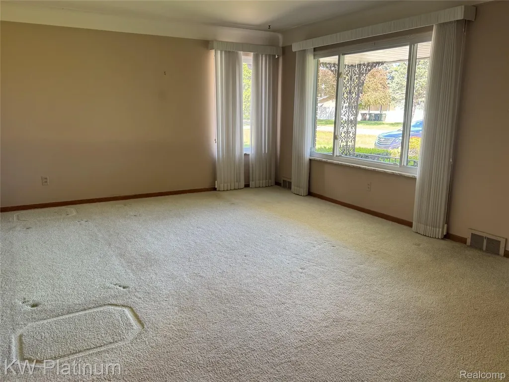 37351 Andrew Drive Sterling Heights City MI 48312