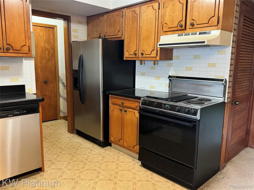 37351 Andrew Drive Sterling Heights City MI 48312