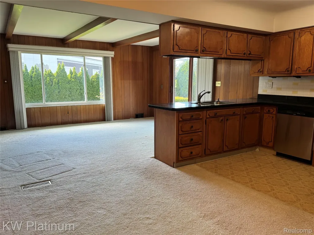 37351 Andrew Drive Sterling Heights City MI 48312