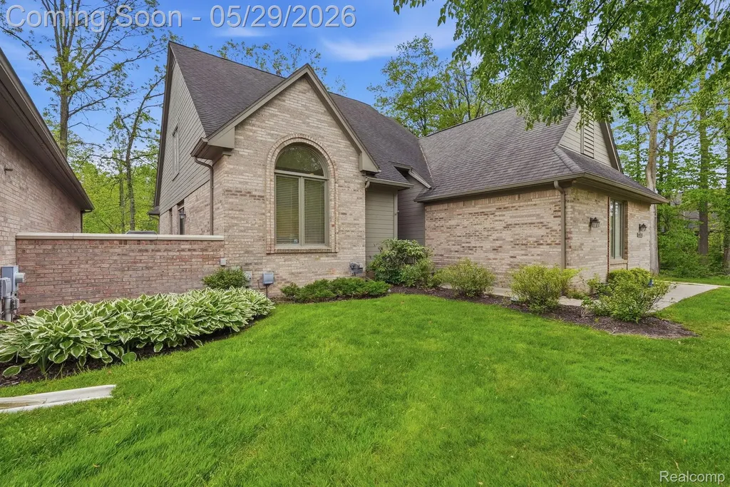 47301 Bramblewood Court Novi City MI 48374