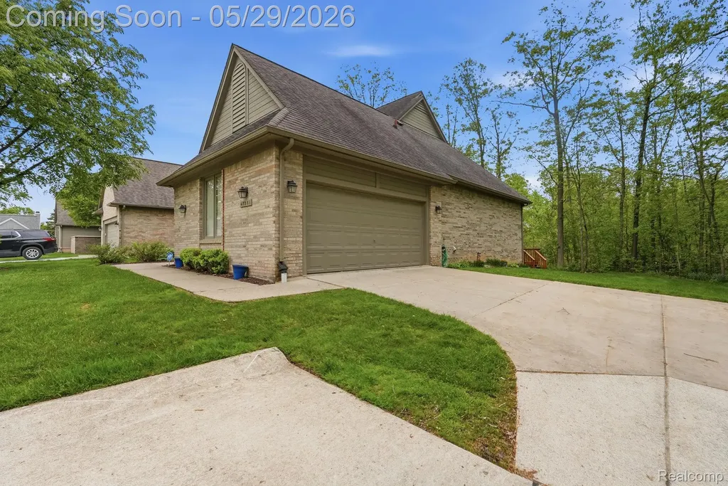 47301 Bramblewood Court Novi City MI 48374