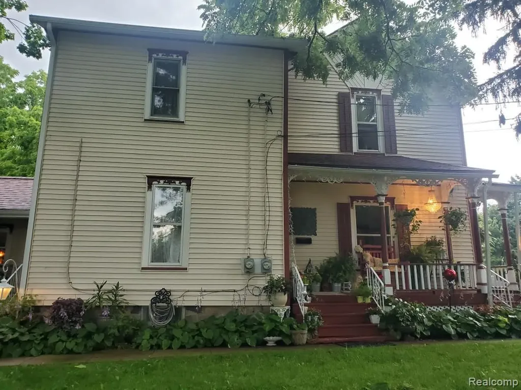 327 Reid Road Grand Blanc City MI 48439
