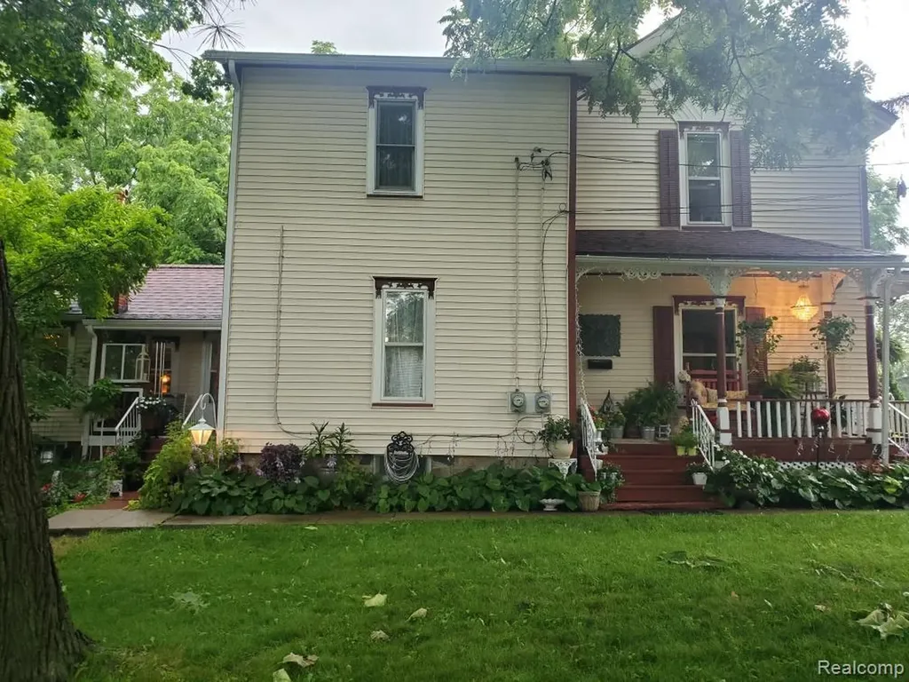 327 Reid Road Grand Blanc City MI 48439