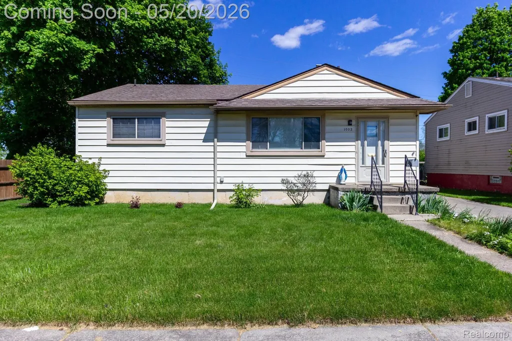 1002 Kettering Avenue Pontiac City MI 48340