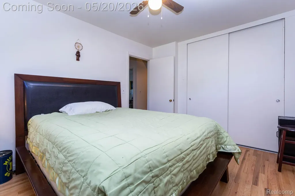 1002 Kettering Avenue Pontiac City MI 48340