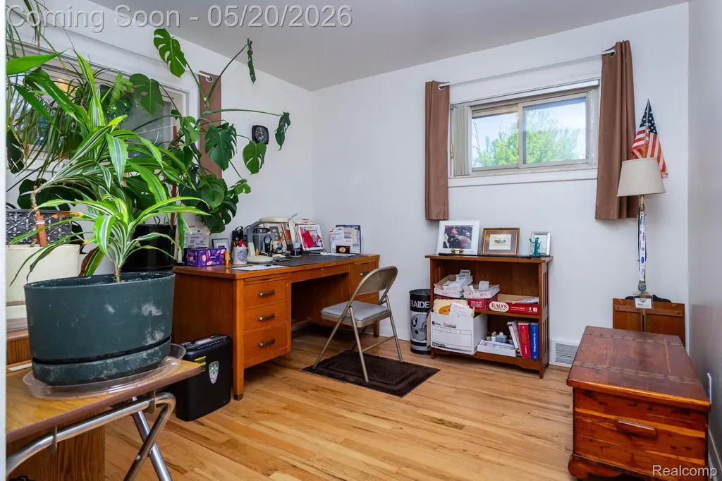 1002 Kettering Avenue Pontiac City MI 48340