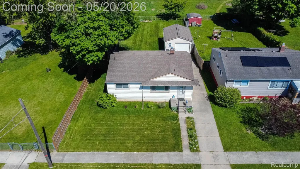 1002 Kettering Avenue Pontiac City MI 48340