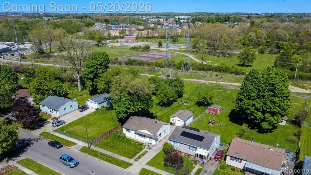 1002 Kettering Avenue Pontiac City MI 48340