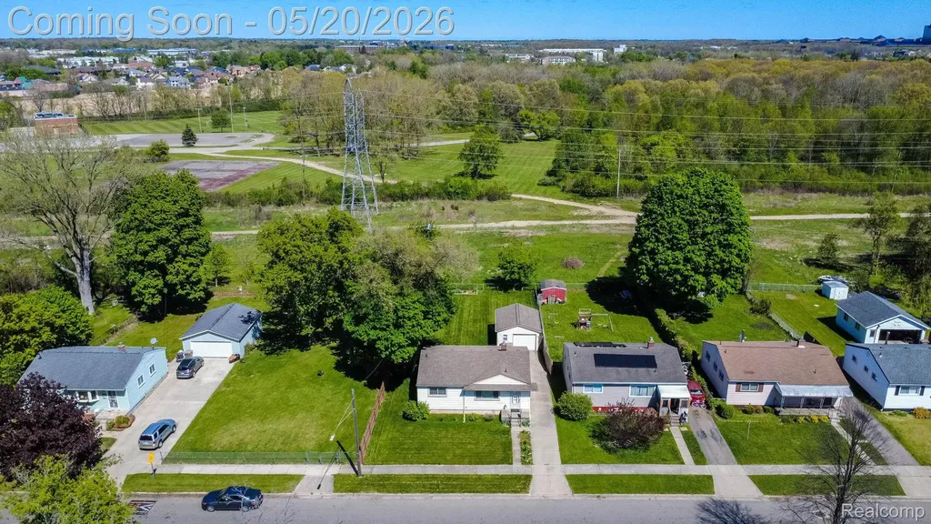 1002 Kettering Avenue Pontiac City MI 48340