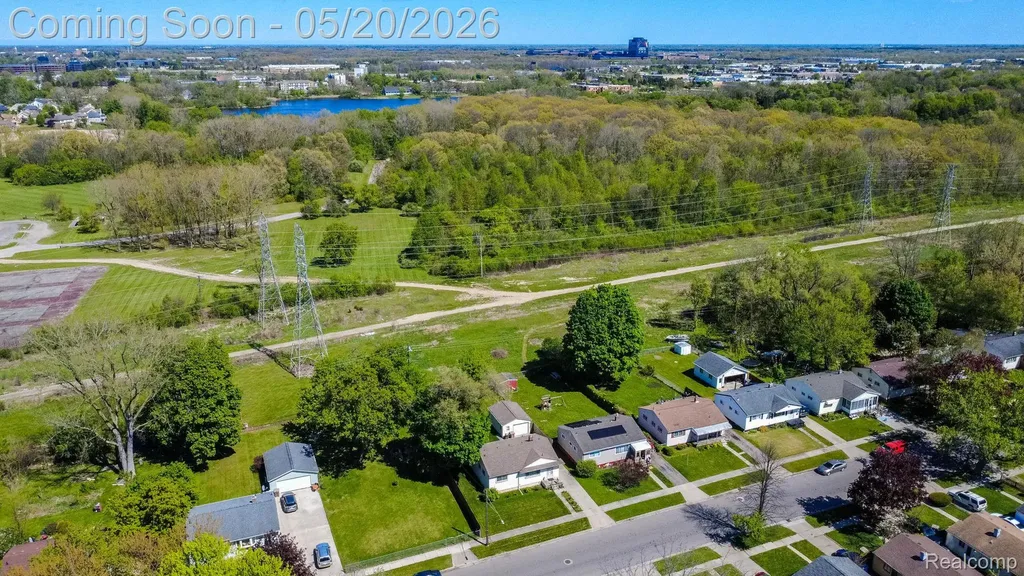 1002 Kettering Avenue Pontiac City MI 48340