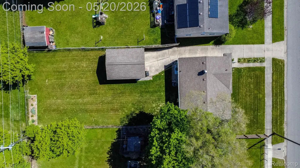 1002 Kettering Avenue Pontiac City MI 48340