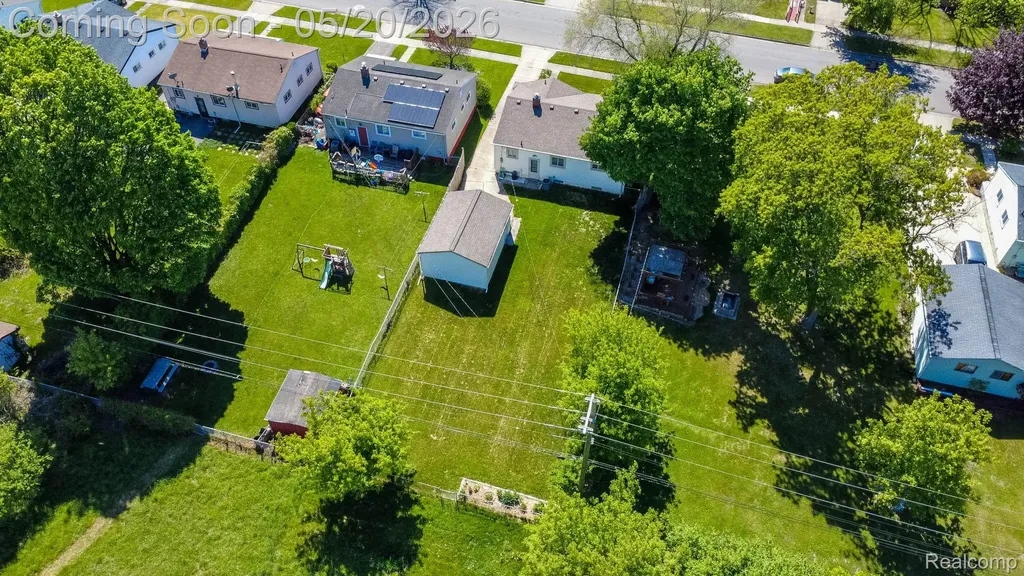 1002 Kettering Avenue Pontiac City MI 48340