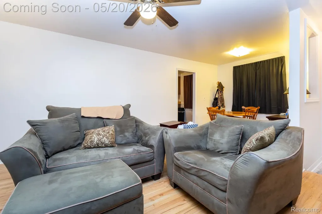 1002 Kettering Avenue Pontiac City MI 48340