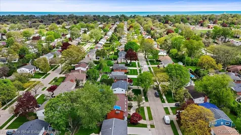1024 Blairmoor Court Grosse Pointe Woods City MI 48236