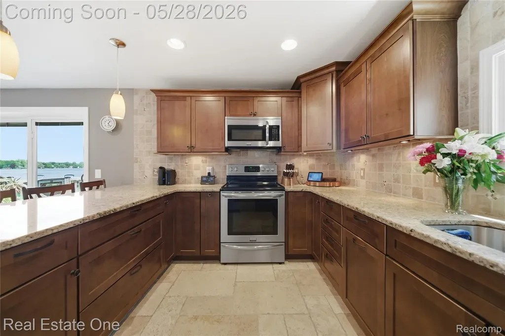 9528 Main Street Northfield Township MI 48189