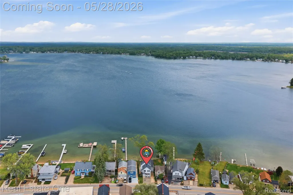 9528 Main Street Northfield Township MI 48189