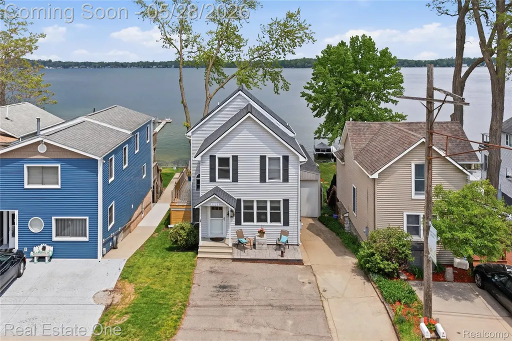 9528 Main Street Northfield Township MI 48189
