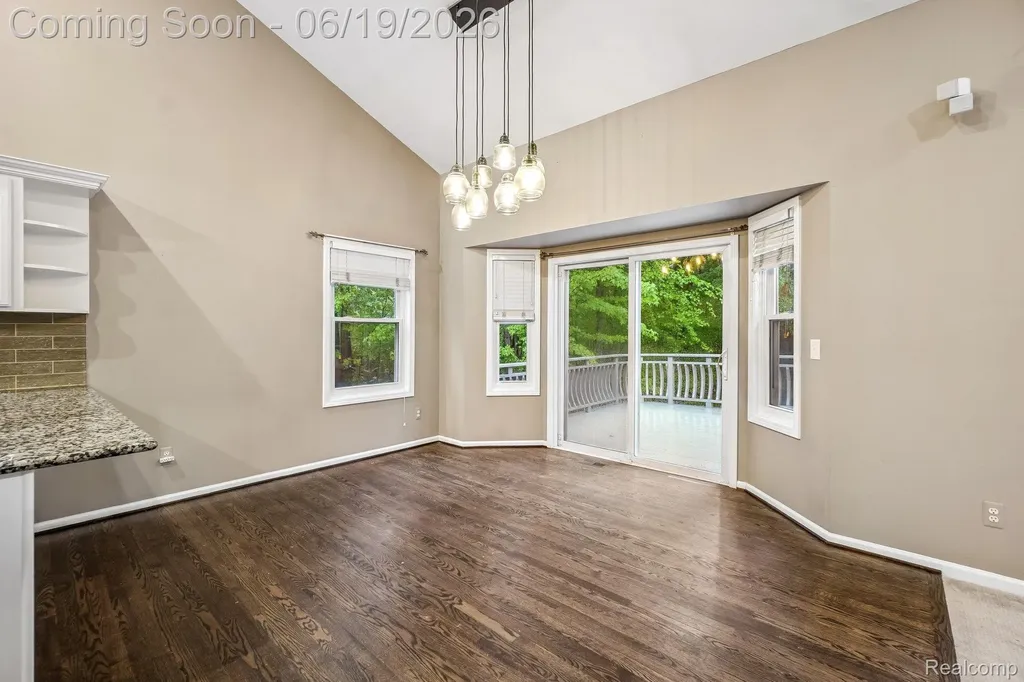 2093 Deer Run Trail Waterford Charter Township MI 48329