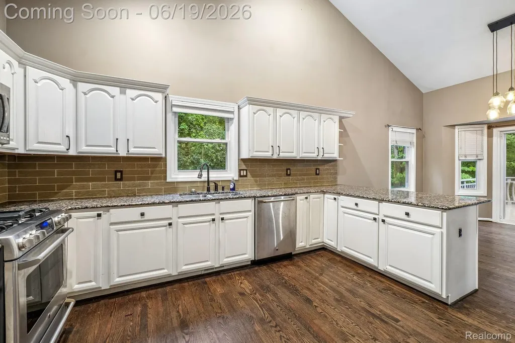 2093 Deer Run Trail Waterford Charter Township MI 48329