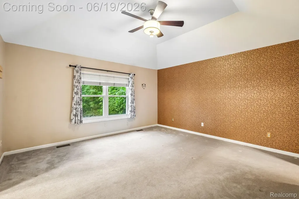 2093 Deer Run Trail Waterford Charter Township MI 48329
