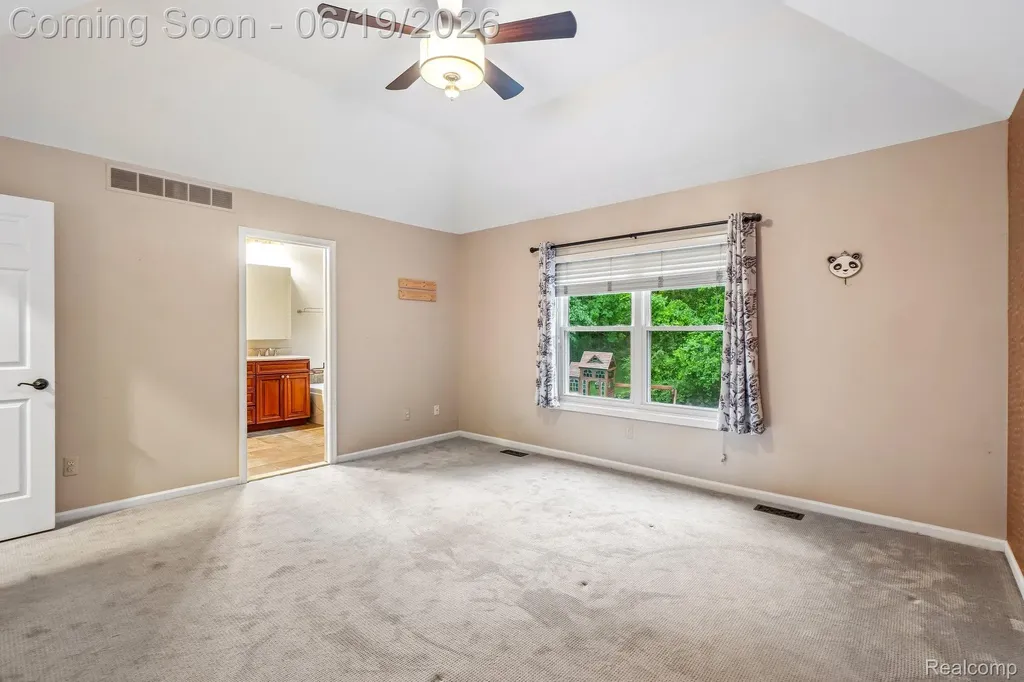 2093 Deer Run Trail Waterford Charter Township MI 48329