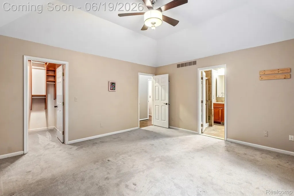 2093 Deer Run Trail Waterford Charter Township MI 48329