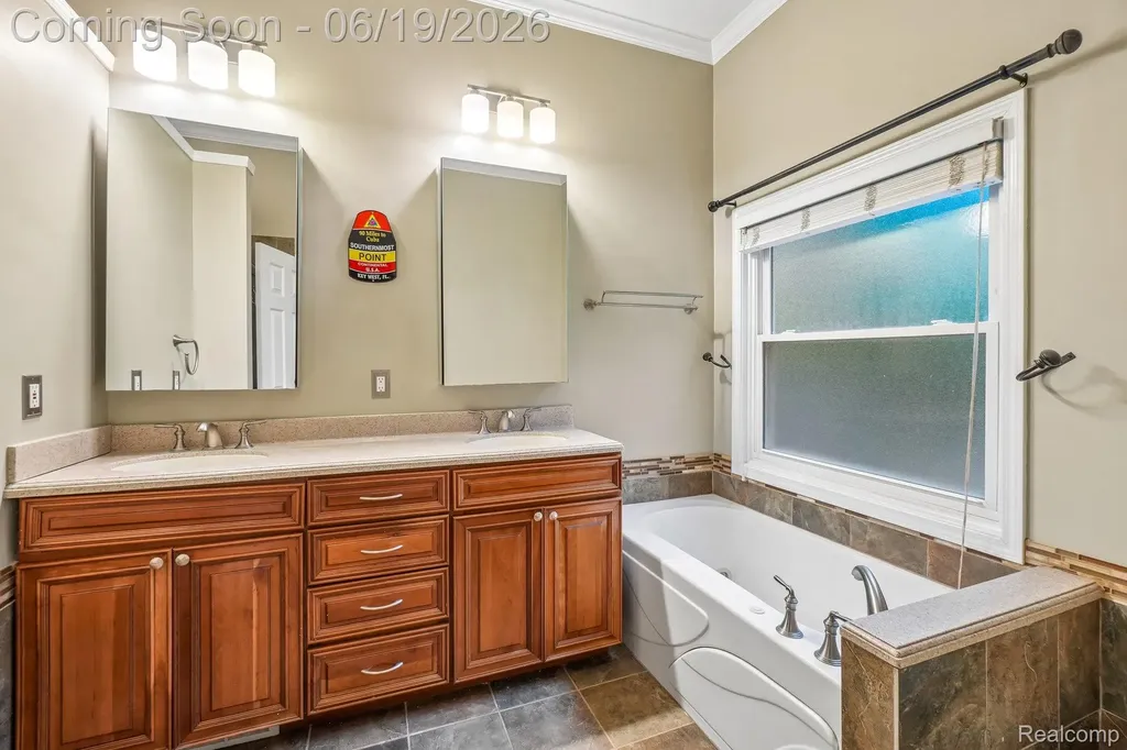 2093 Deer Run Trail Waterford Charter Township MI 48329