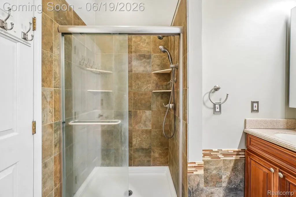 2093 Deer Run Trail Waterford Charter Township MI 48329