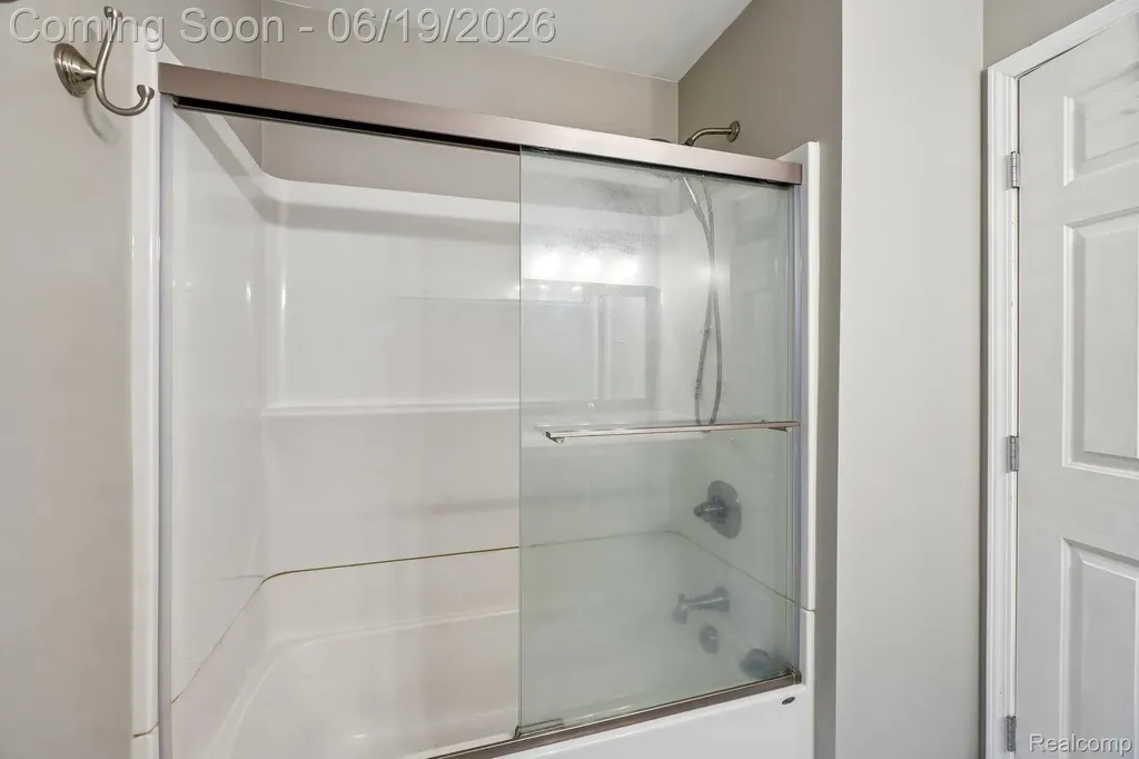 2093 Deer Run Trail Waterford Charter Township MI 48329