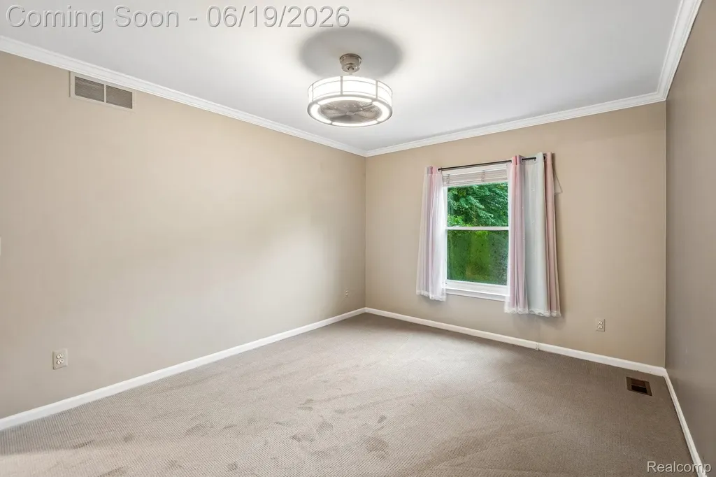 2093 Deer Run Trail Waterford Charter Township MI 48329