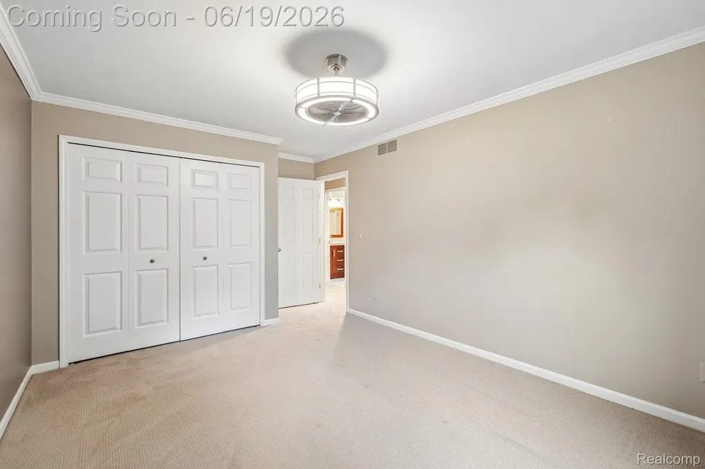 2093 Deer Run Trail Waterford Charter Township MI 48329