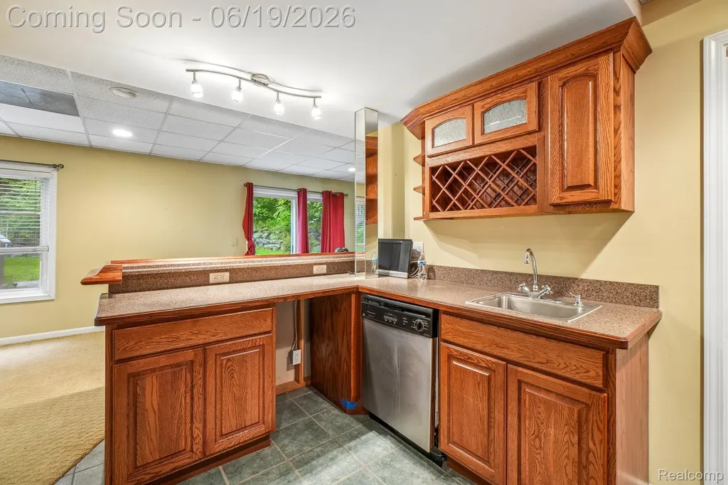 2093 Deer Run Trail Waterford Charter Township MI 48329