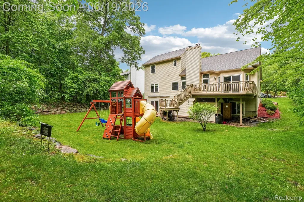 2093 Deer Run Trail Waterford Charter Township MI 48329