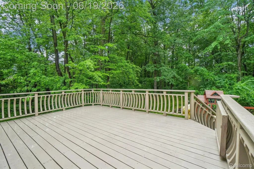 2093 Deer Run Trail Waterford Charter Township MI 48329