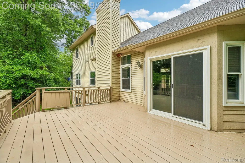 2093 Deer Run Trail Waterford Charter Township MI 48329