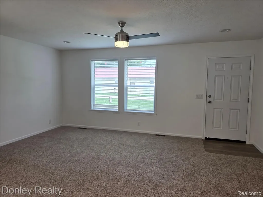 20 Hillview Peck Village MI 48466