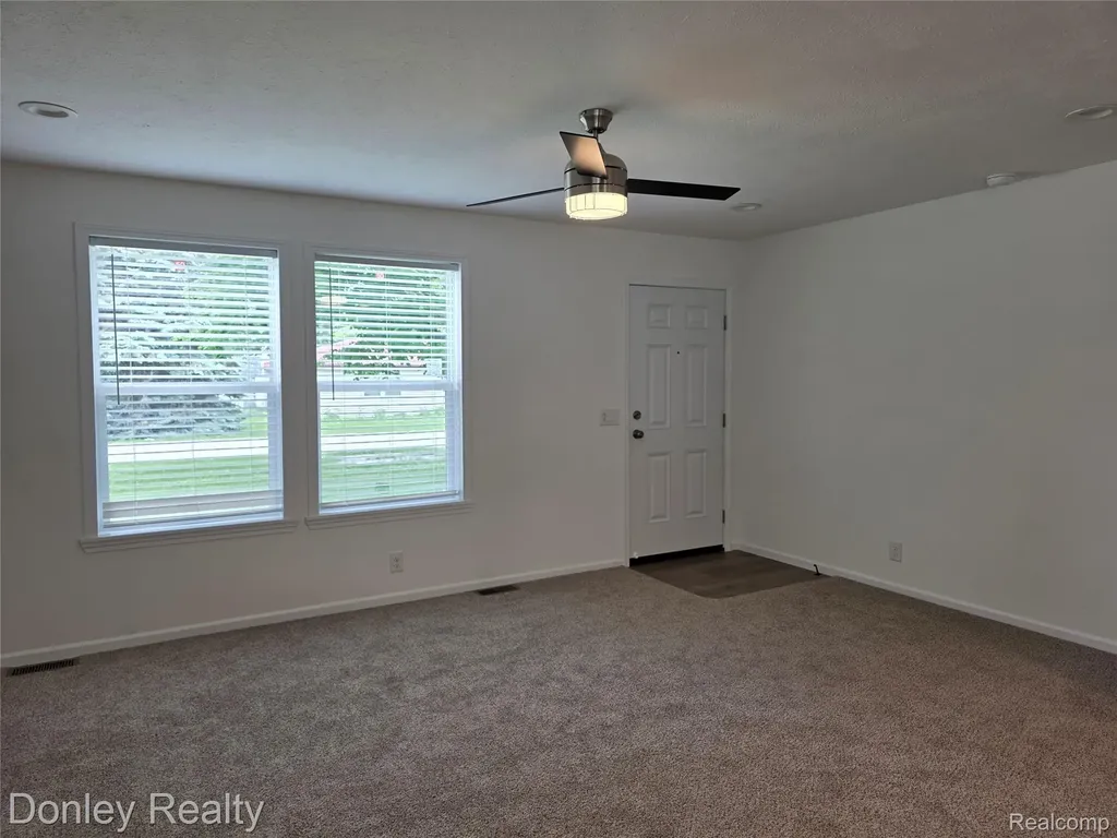20 Hillview Peck Village MI 48466