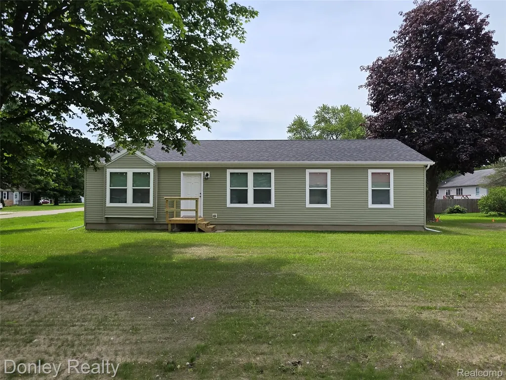 20 Hillview Peck Village MI 48466