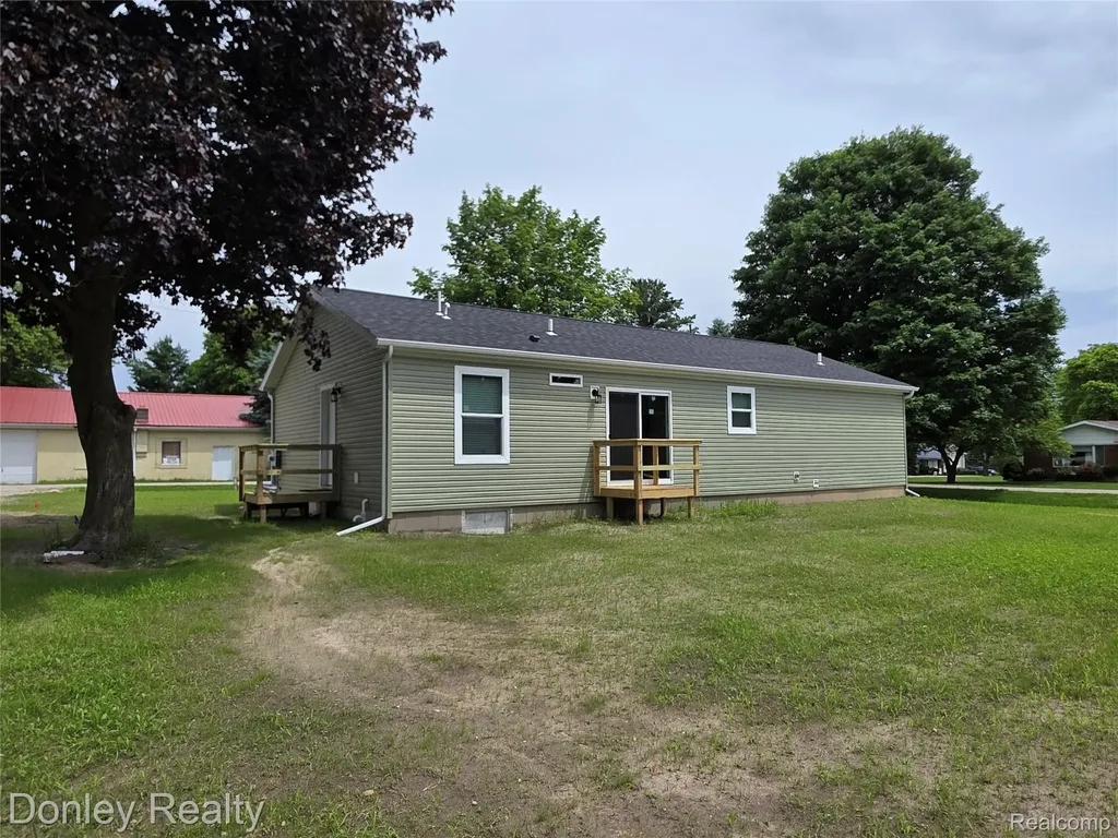 20 Hillview Peck Village MI 48466
