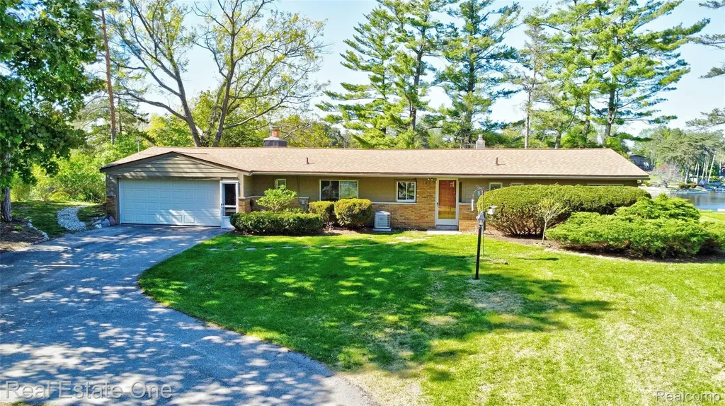 1140 Seneca Road Orion Charter Township MI 48362