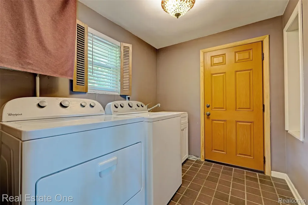 1140 Seneca Road Orion Charter Township MI 48362