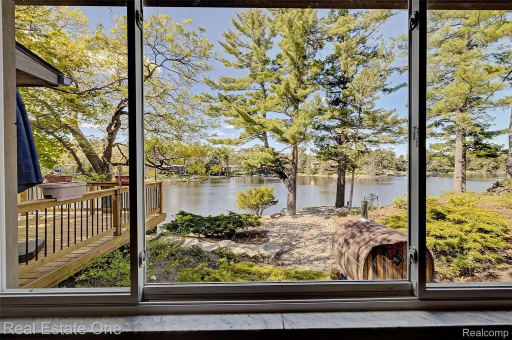 1140 Seneca Road Orion Charter Township MI 48362