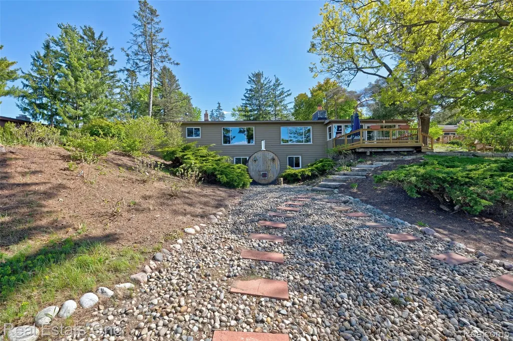 1140 Seneca Road Orion Charter Township MI 48362