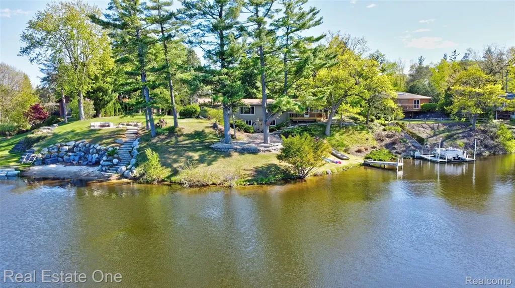 1140 Seneca Road Orion Charter Township MI 48362