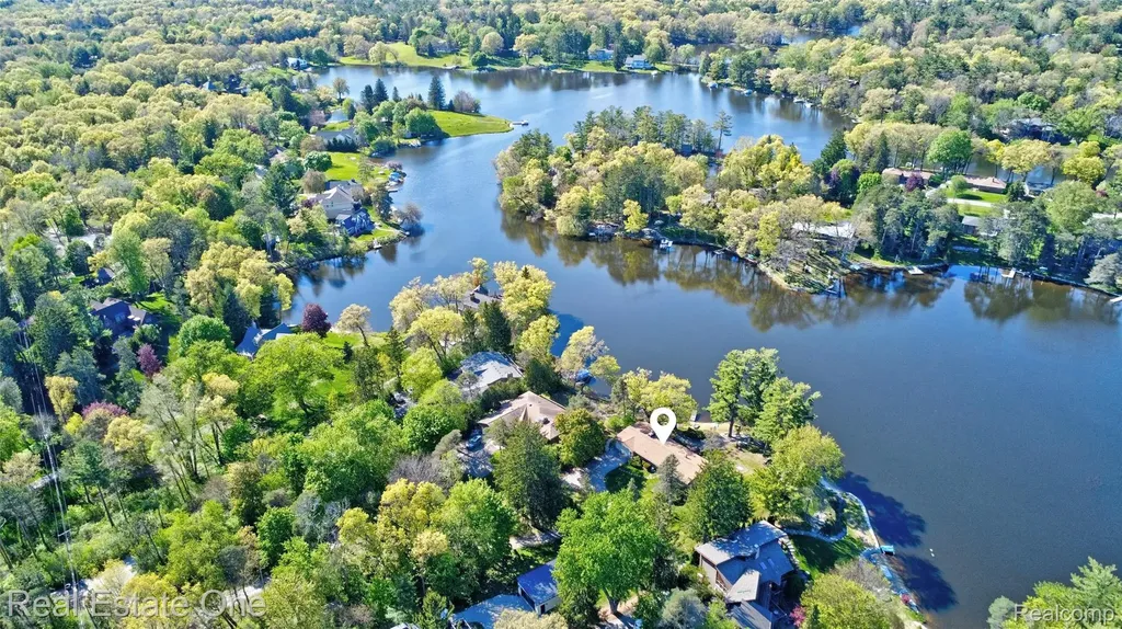 1140 Seneca Road Orion Charter Township MI 48362